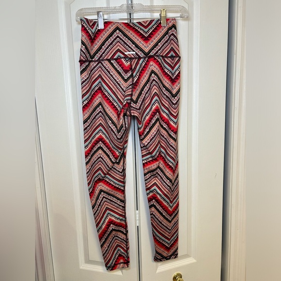 Aerie - Yoga Colorful Athletic Casual Summery Basic Geometric Leggings in Size M - Picture 2 of 7